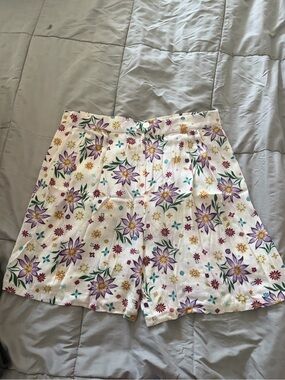 Vintage 90s Floral High-Waist Women’s Shorts - White with Purple Floral Print
